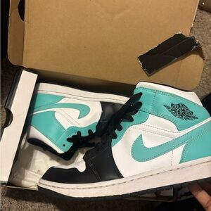 Air Jordan 1 Retro High OG Sneakers